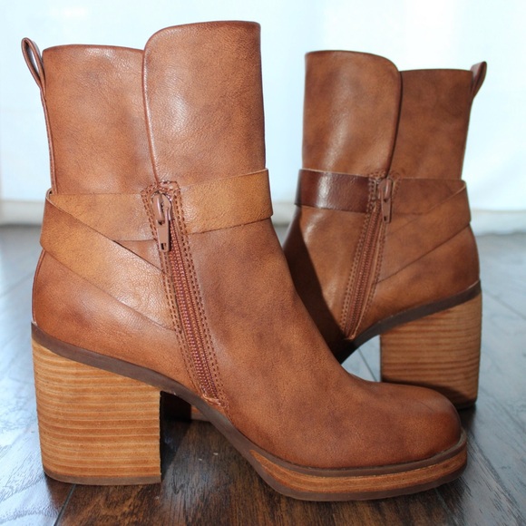 KORKS Marci II Brown Tan Block Heel Boots - Picture 3 of 14